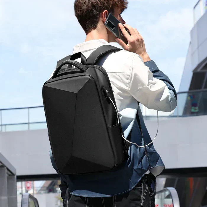 Mochila Executiva LN087 - Notebook 14`, Expansível, Impermeável e Porta USB